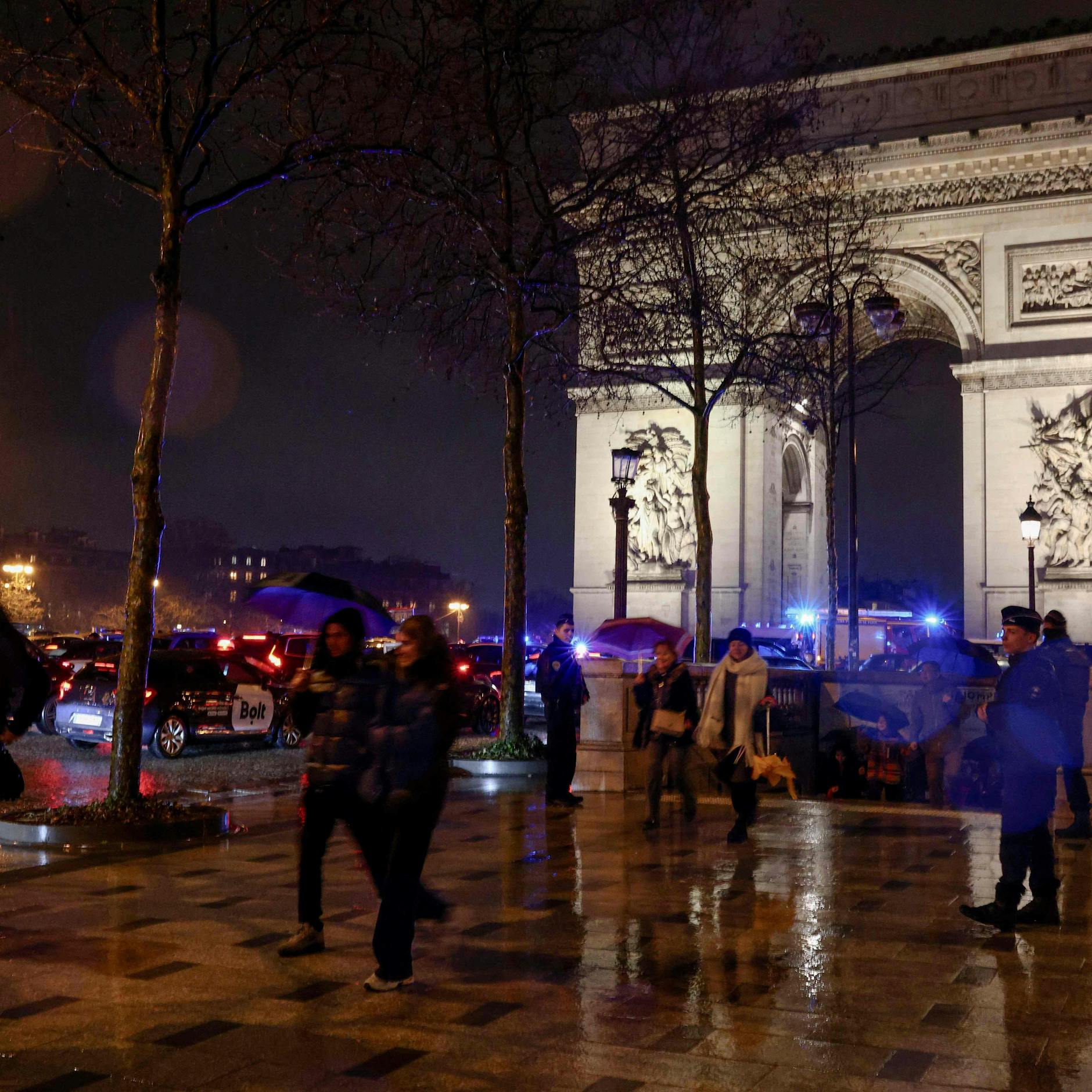 Image - Messerangriff auf Gendarmen am Pariser Triumphbogen – Angreifer angeschossen