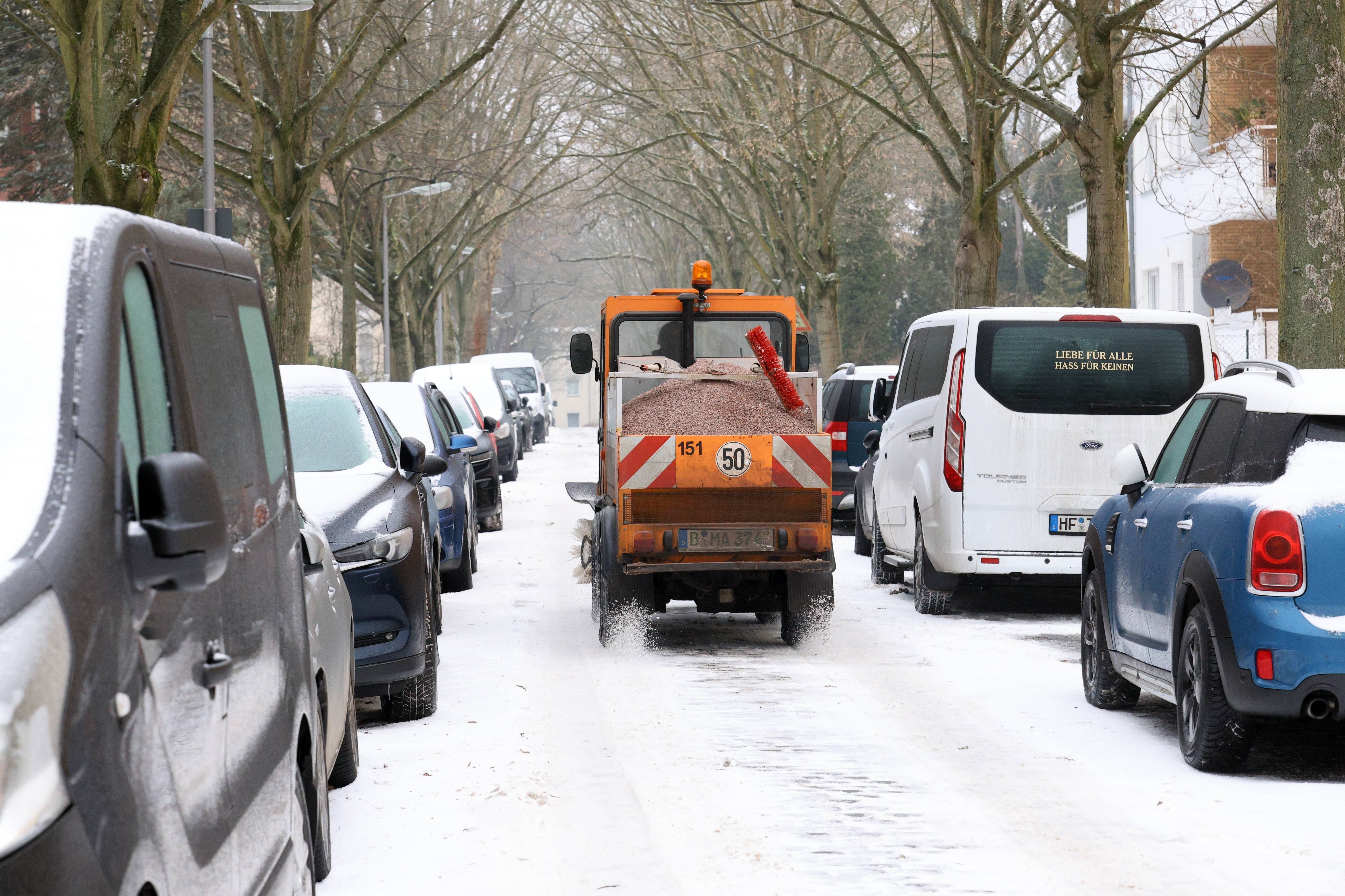 Eiseskälte schlägt zu, Schnee und Frost schocken jetzt alle