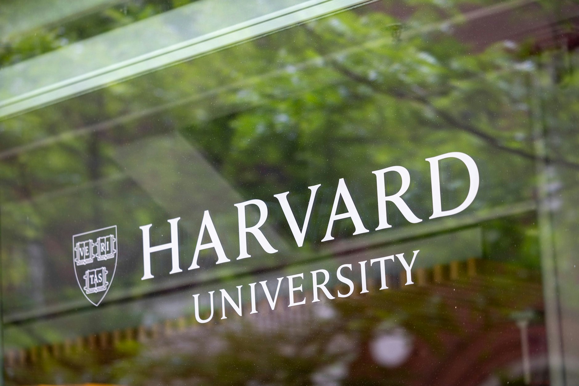 Die Harvard University in Cambridge im US-Bundesstaat Massachusetts wird vom Justizministerium verklagt.