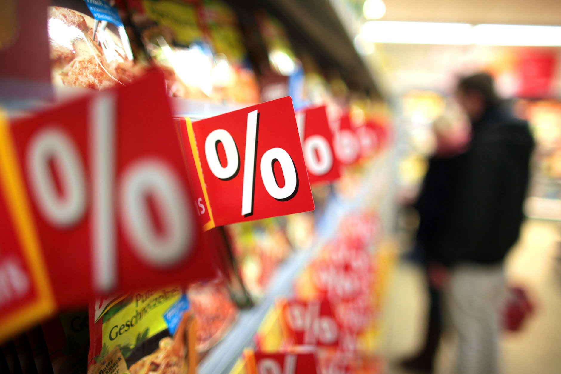 Prozente, Prozente, Prozente – das klingt verlockend. Trotzdem lohnt es sich, genau hinzuschauen und Versprechungen nicht gleich zu glauben.