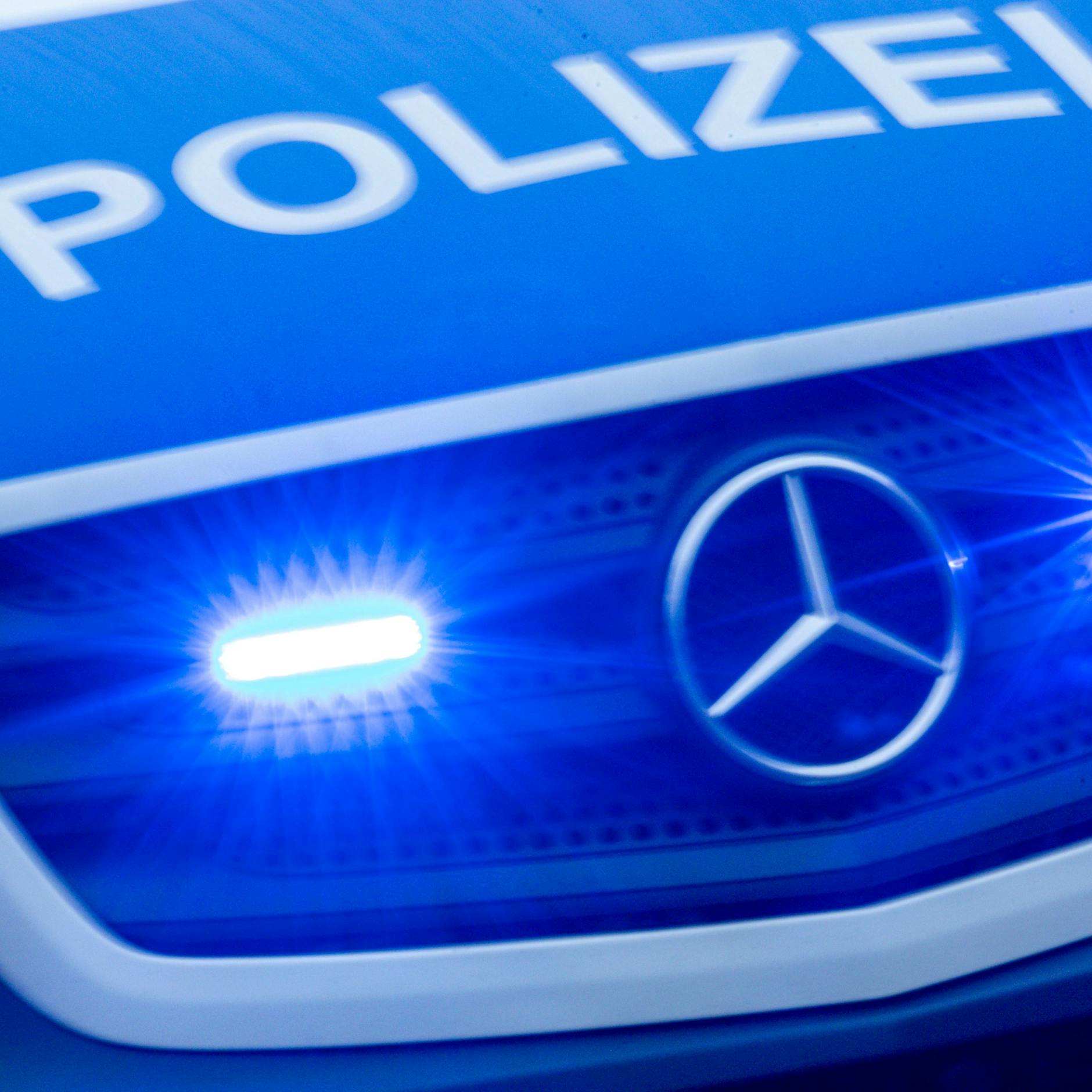 Image - Mehrere Einschusslöcher in den Fenstern einer Wohnung