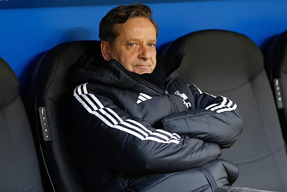 Horst Heldt, Manager des 1. FC Union Berlin, legt nach wilden 2:3 beim Hamburger SV den Finger in die eiserne Wunde. 