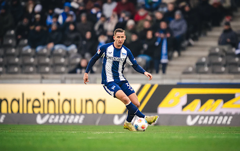 Herthas Mittelfeldboss Paul Seguin lässt sich von der Heimpleite gegen Hannover nicht entmutigen.