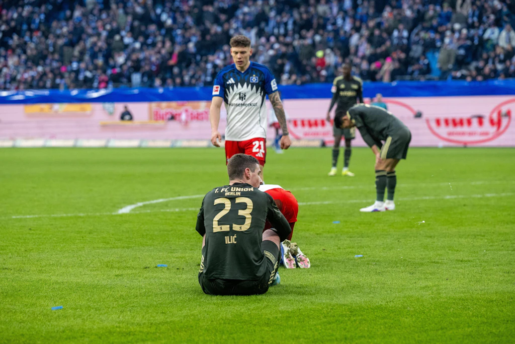 Ilić trifft leeres Tor nicht: 1. FC Union Berlin rutscht in Hamburg in die Krise