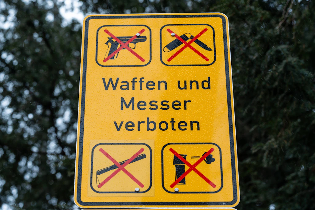 In der Berliner Waffenverbotszone wurden zahlreiche Messer von der Polizei beschlagnahmt.