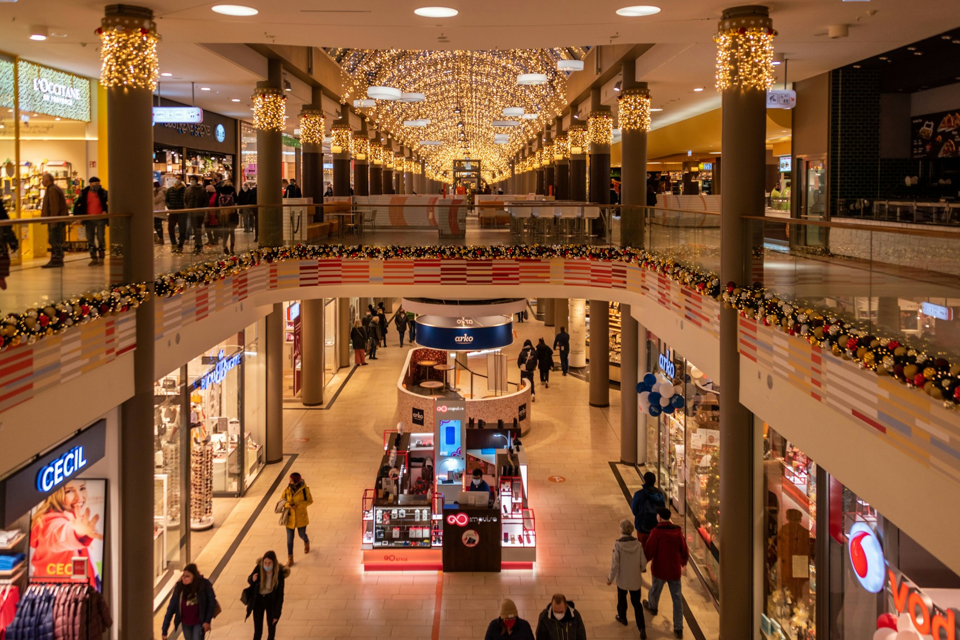 Blick in das Einkaufszentrum Sophienhof in Kiel.