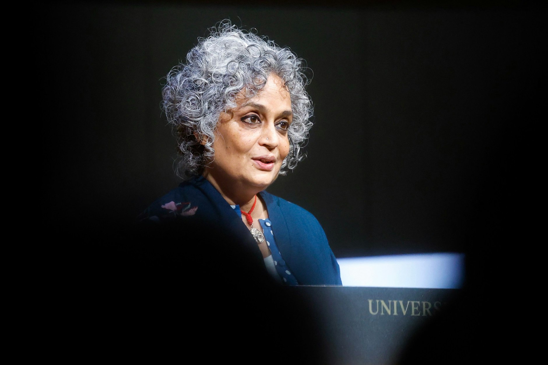 Arundhati Roy sagt ihre Teilnahme an der Berlinale ab.
