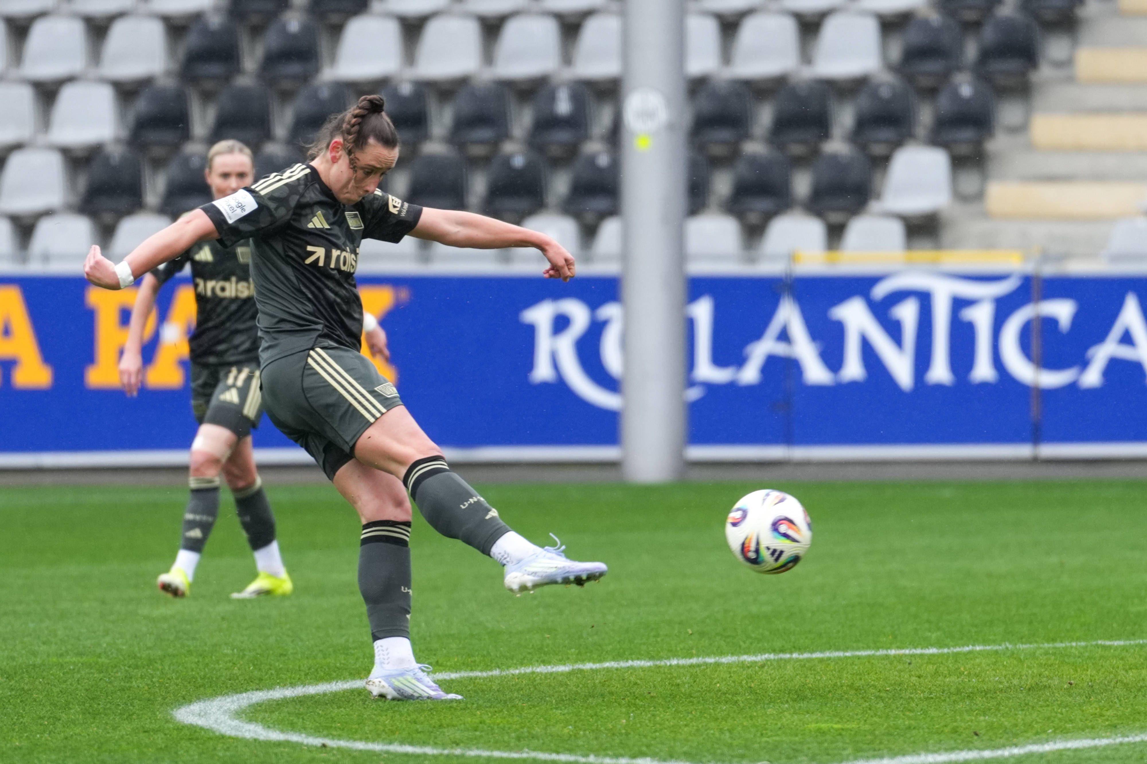 1. FC Union verliert in Freiburg zwei Punkte: Traumtor von Anna Weiß reicht nur fast