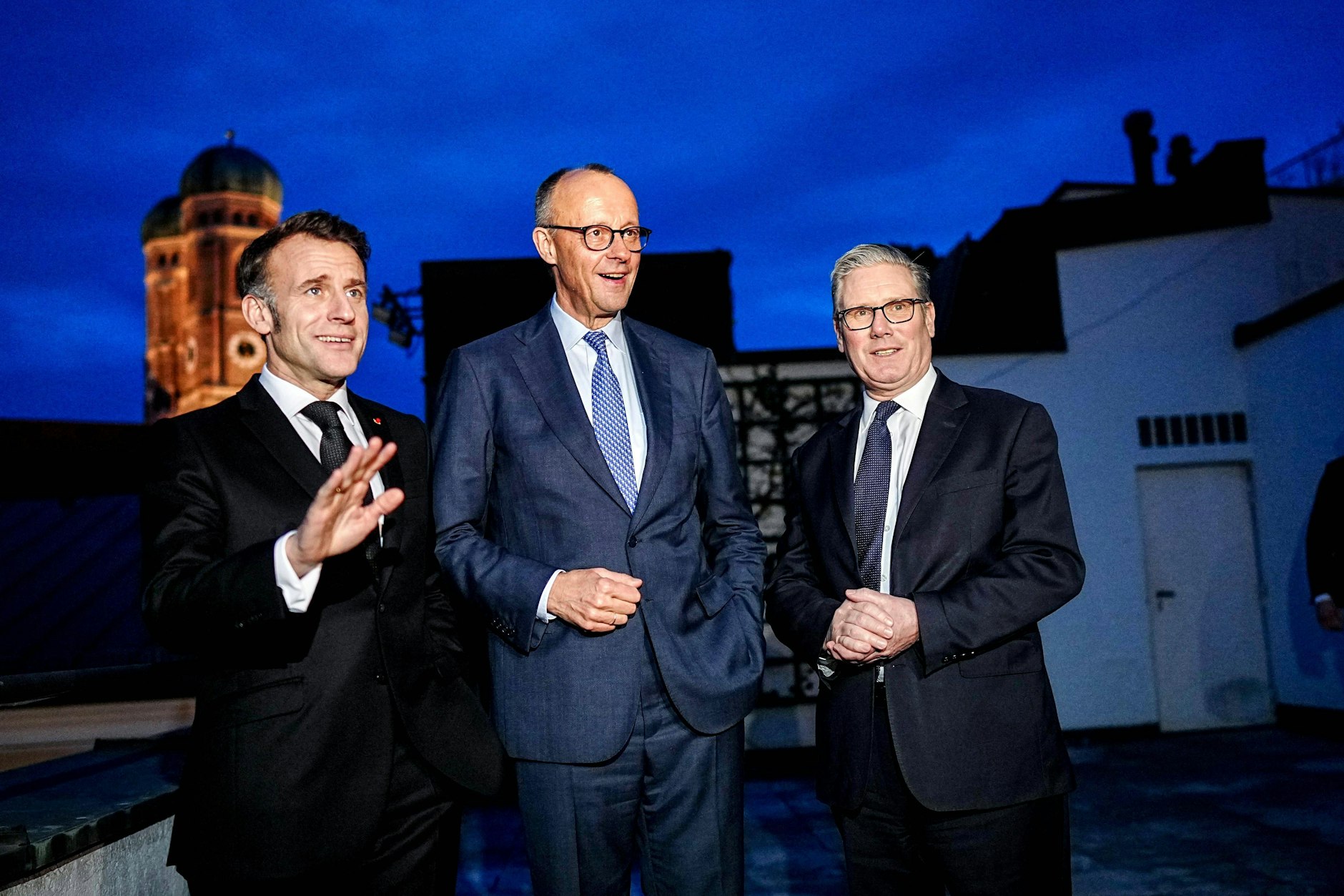Frankreichs Präsident Emmanuel Macron, Bundeskanzler Friedrich Merz und Großbritanniens Premier Keir Starmer in München.
