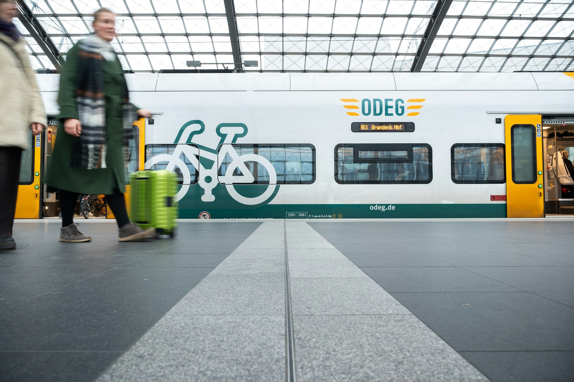 Die RE85 endet bis auf Weiteres bereits am Bahnhof Gesundbrunnen. Die Halte am Hauptbahnhof, Potsdamer Platz und Südkreuz entfallen.