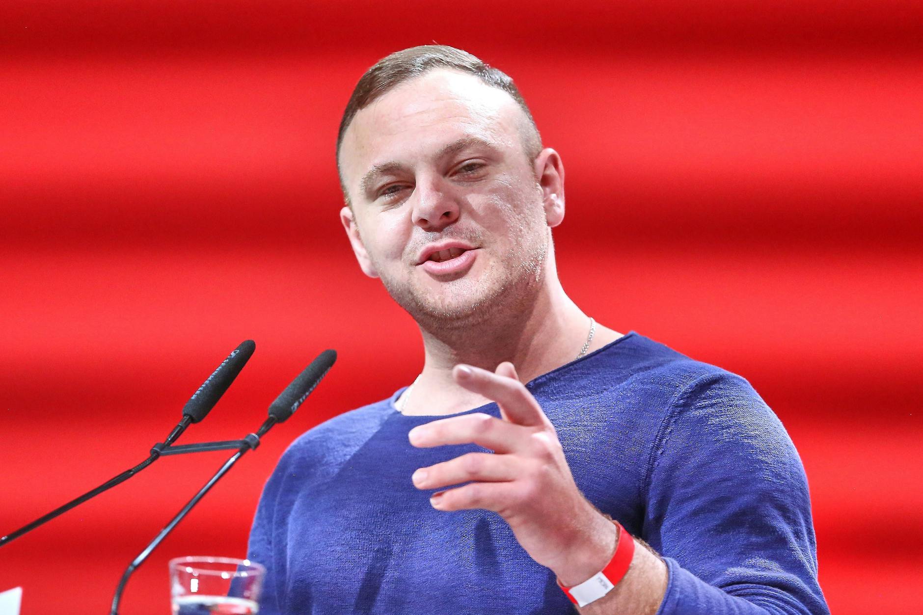 Der Linken-Abgeordnete Cem Ince fordert mehr Mindestlohn-Kontrollen.