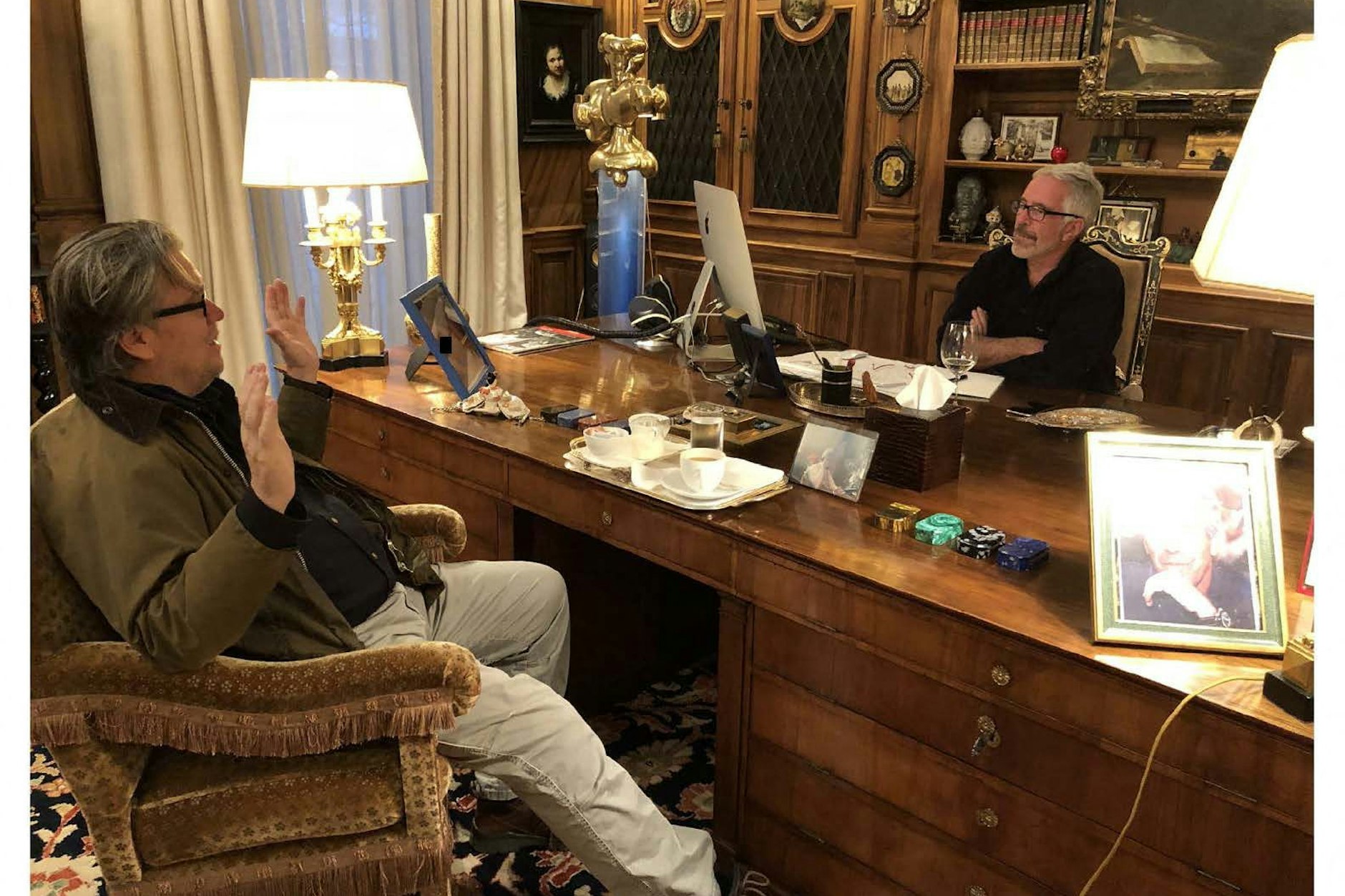 Der ehemalige Trump-Berater Steve Bannon mit Sexualstraftäter Jeffrey Epstein.