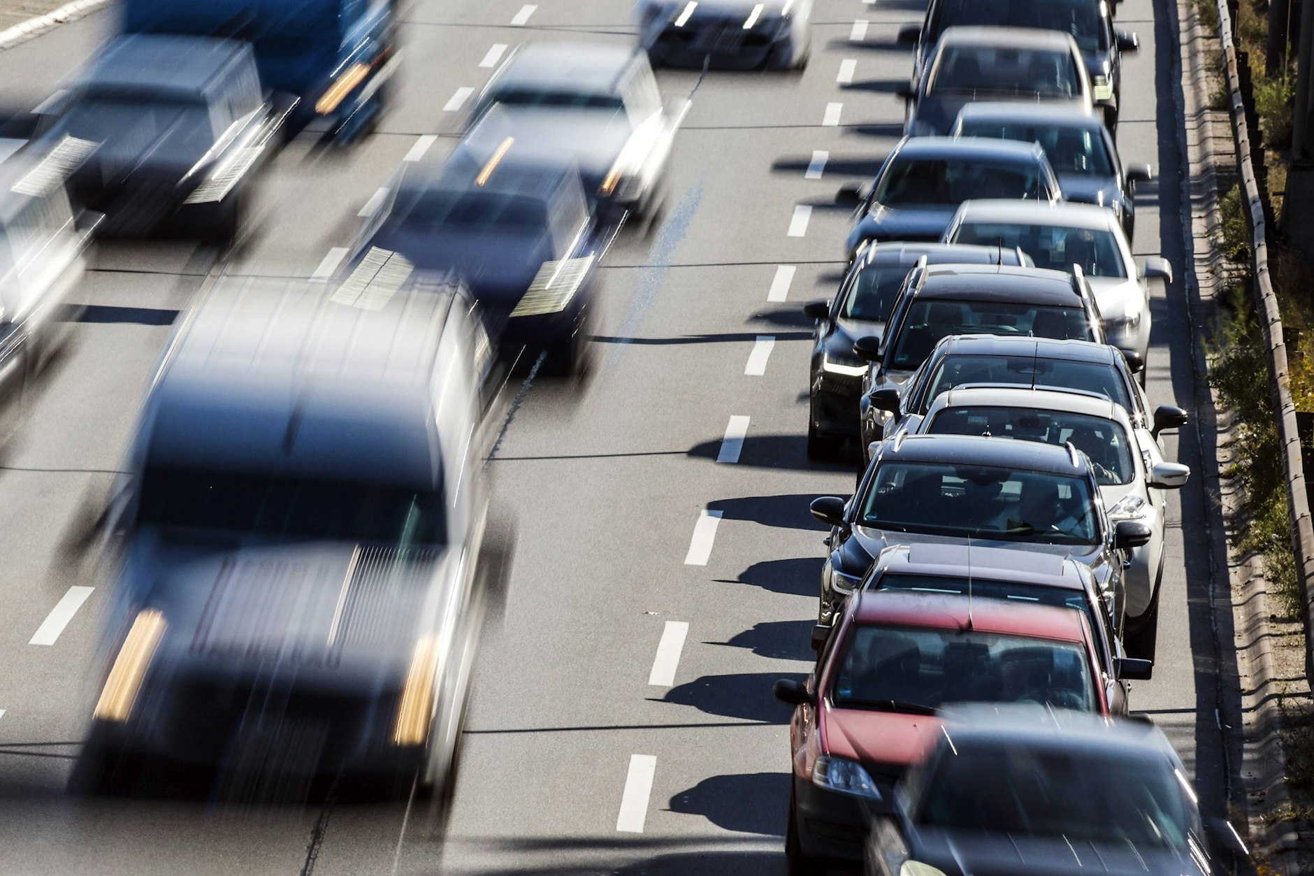 Auf der A115 drohen Autofahrern am Montagmorgen Verzögerungen.