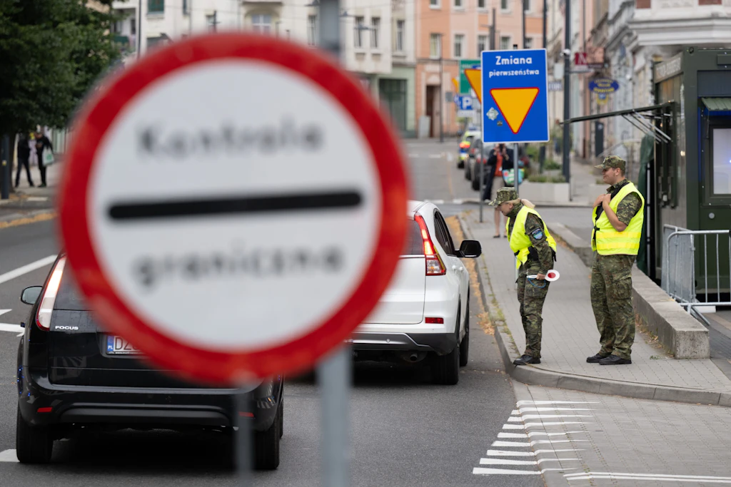 Verschärfter Kurs: Dobrindt verlängert Grenzkontrollen