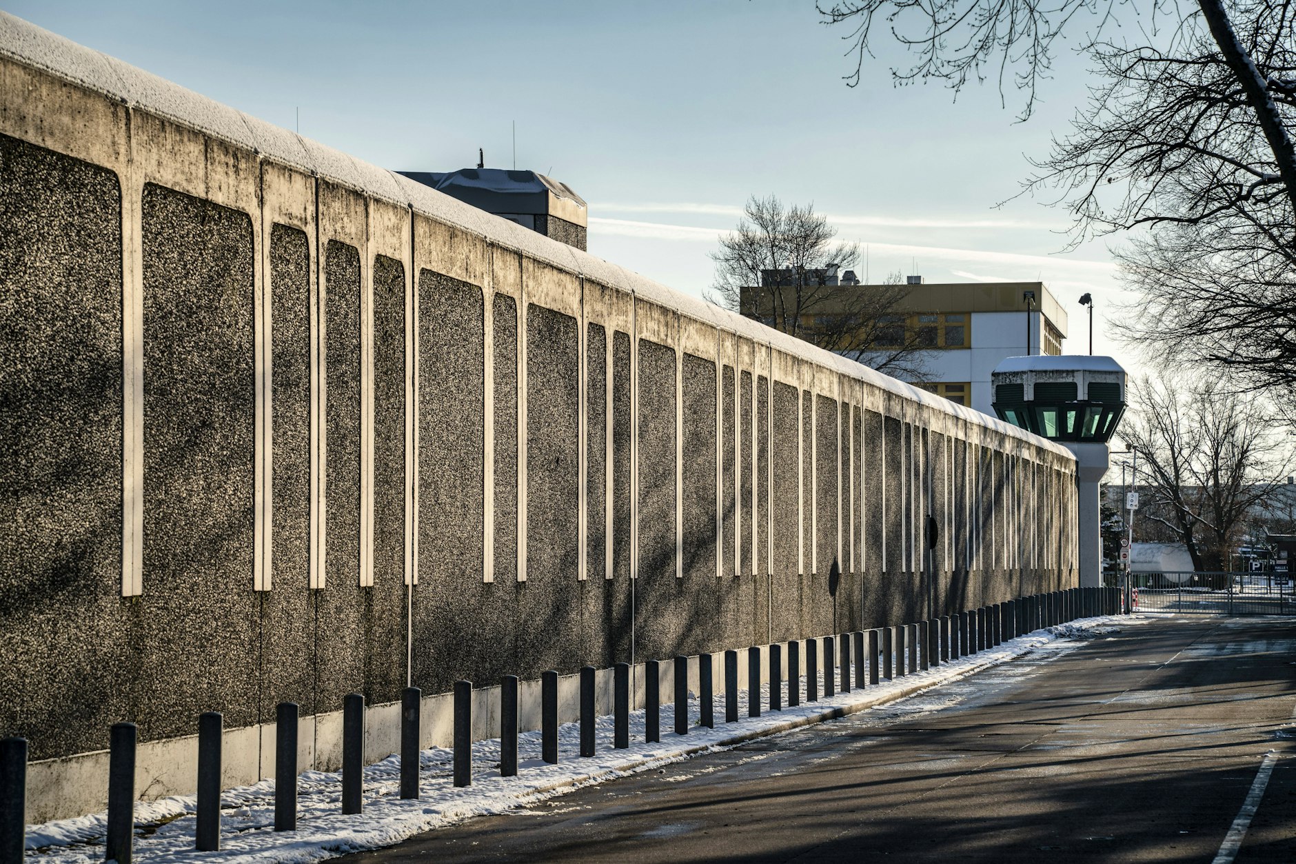 Die JSA Plötzensee hat insgesamt 430 Haftplätze.