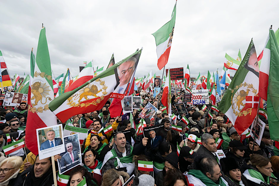 In München demonstrierten zehntausende Menschen gegen die Führung des Iran.