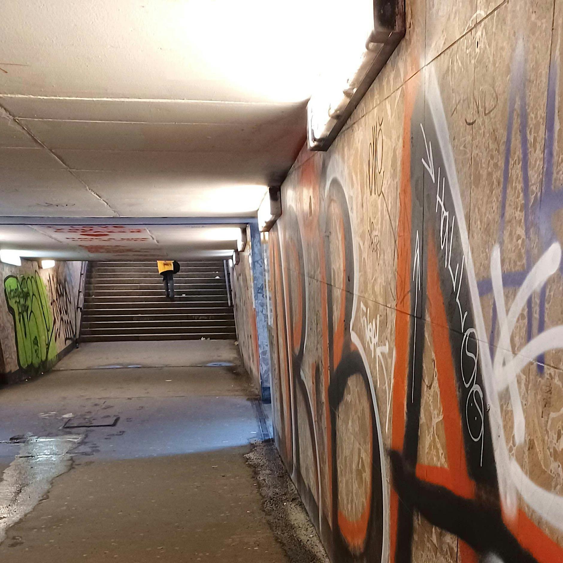 Greifswalder Straße: Das steckt hinter Berlins siffigstem Bahnhof