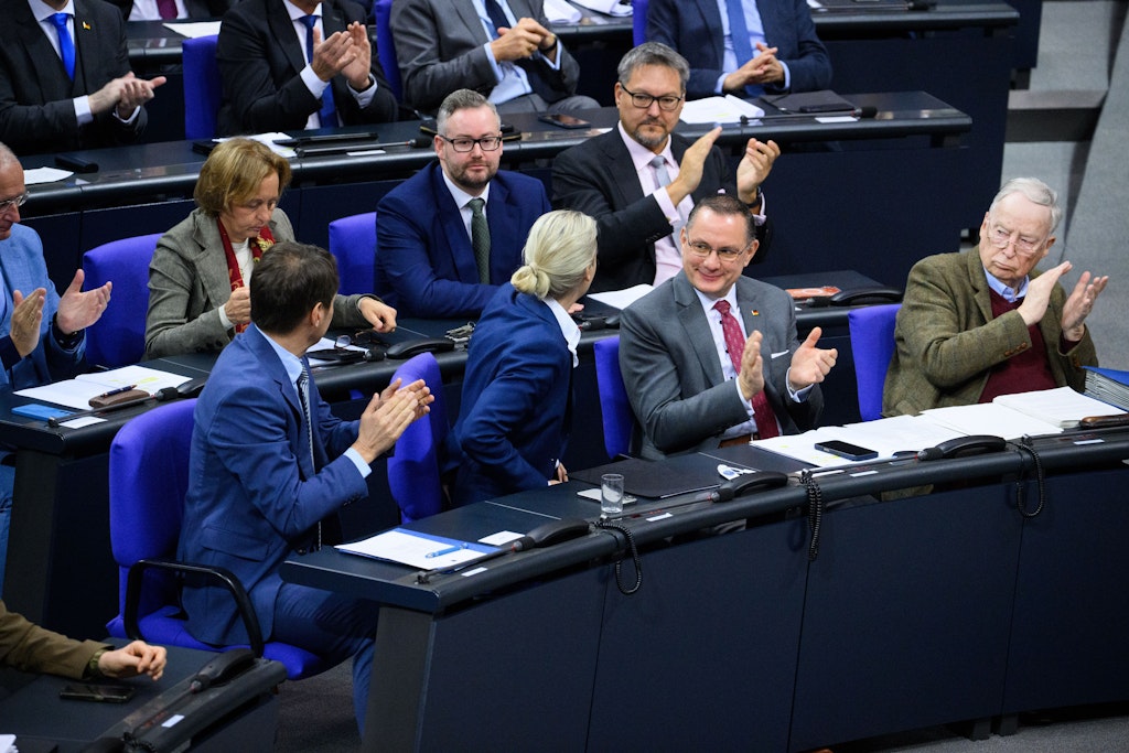 Vetternwirtschaft im Bundestag: Union und SPD erwägen schärfere Regeln