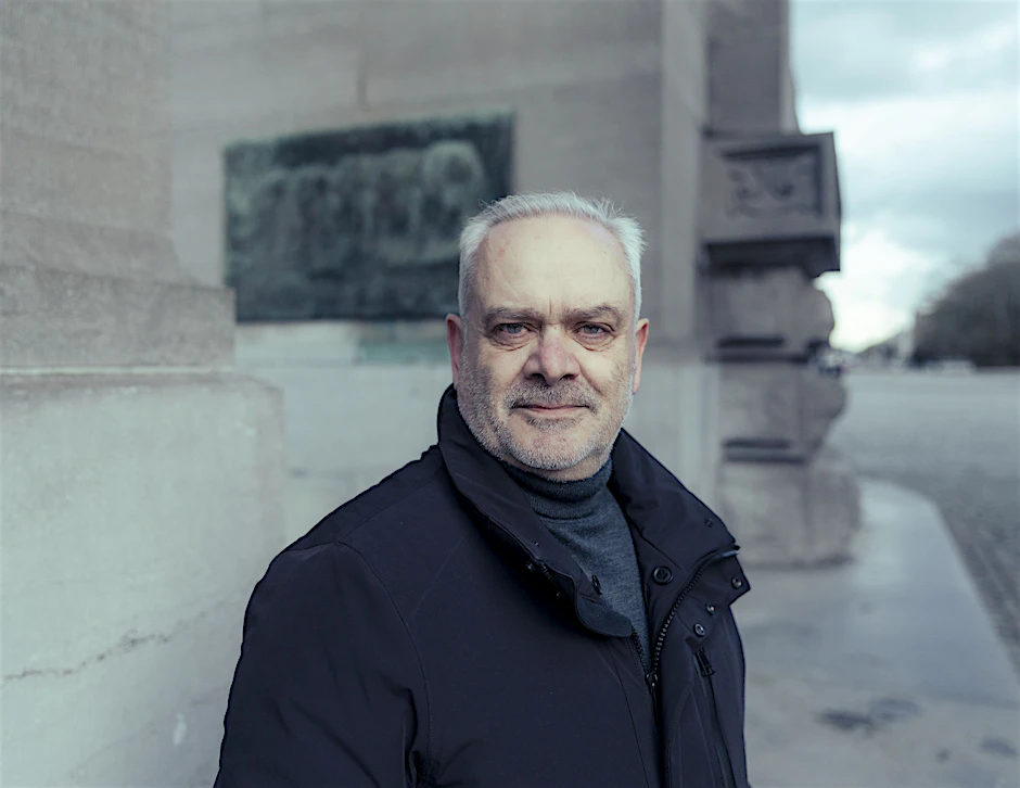 Portrait des Schweizer Ex-Oberst Jacques Baud, der für seine Äußerungen in Bezug auf den Krieg zwischen Russland und der Ukraine auf der Sanktionsliste der EU steht.