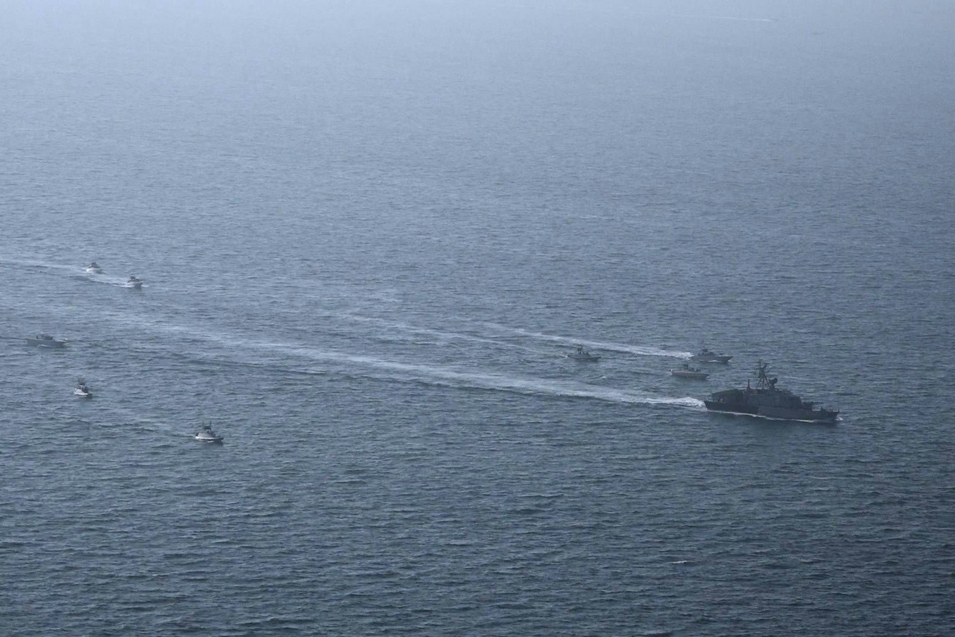 Der Iran führt in der Straße von Hormus ein Militärmanöver durch.