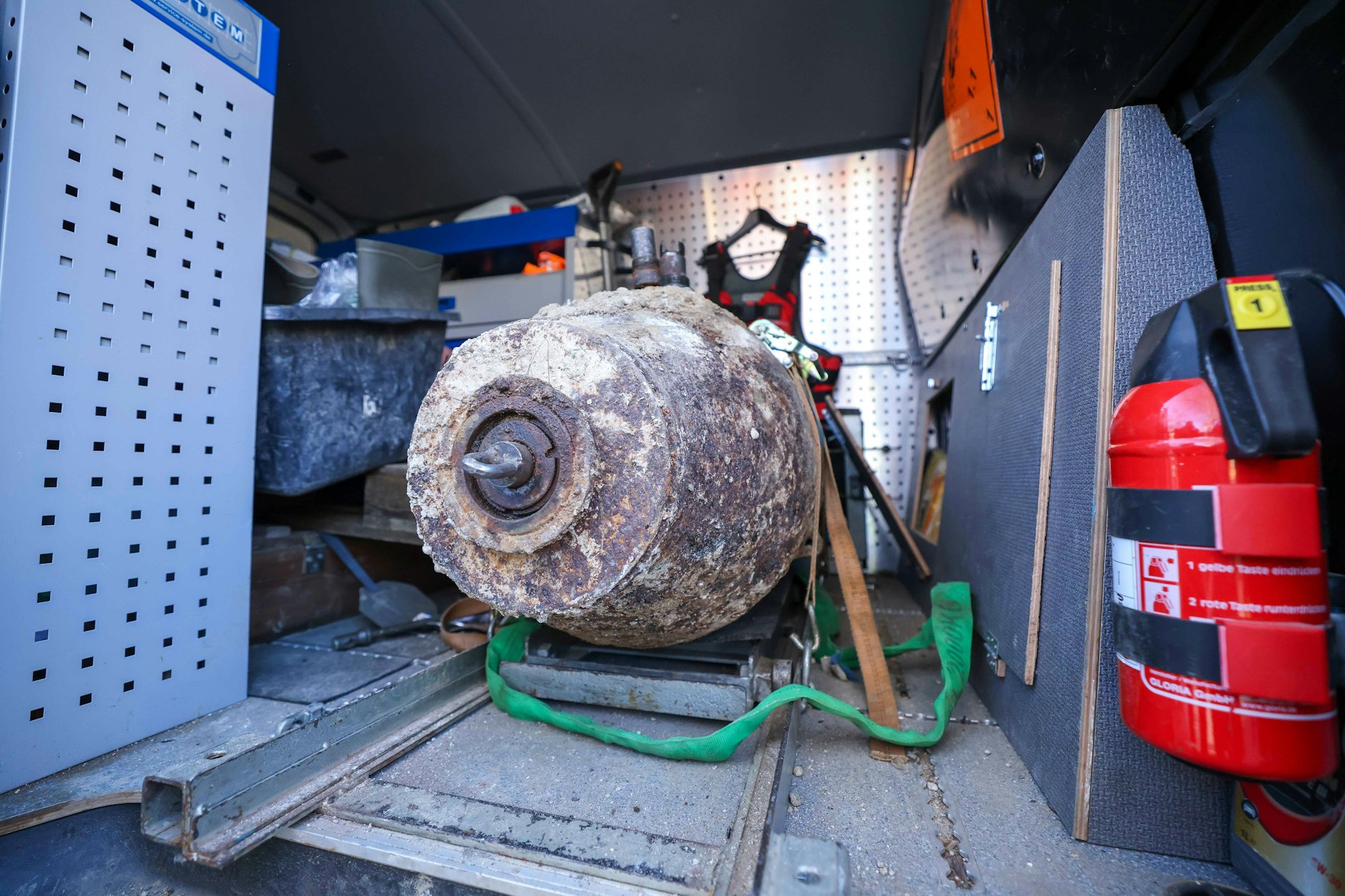 (Symbolbild) Weltkriegsbomben mit chemischen Zündern sind besonders unberechenbar.