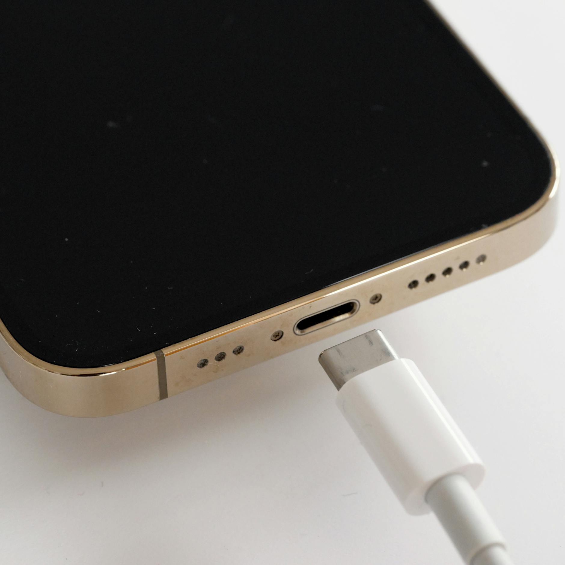 Wussten Sie das? So vermeiden Sie Akku-Schäden beim Laden Ihres Handys!