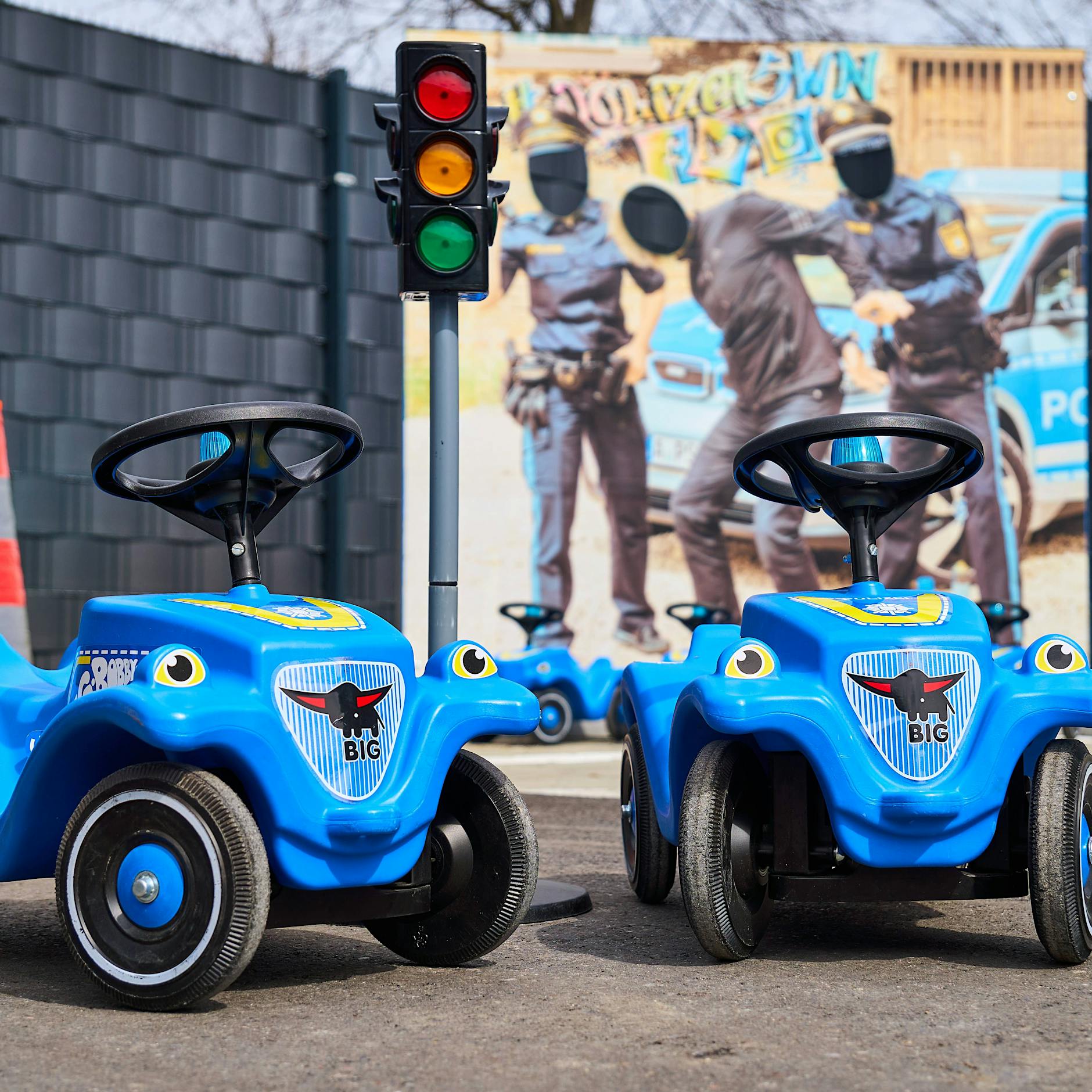 Einbrecher klauen zwei Kinder-Rutschfahrzeuge aus Kita