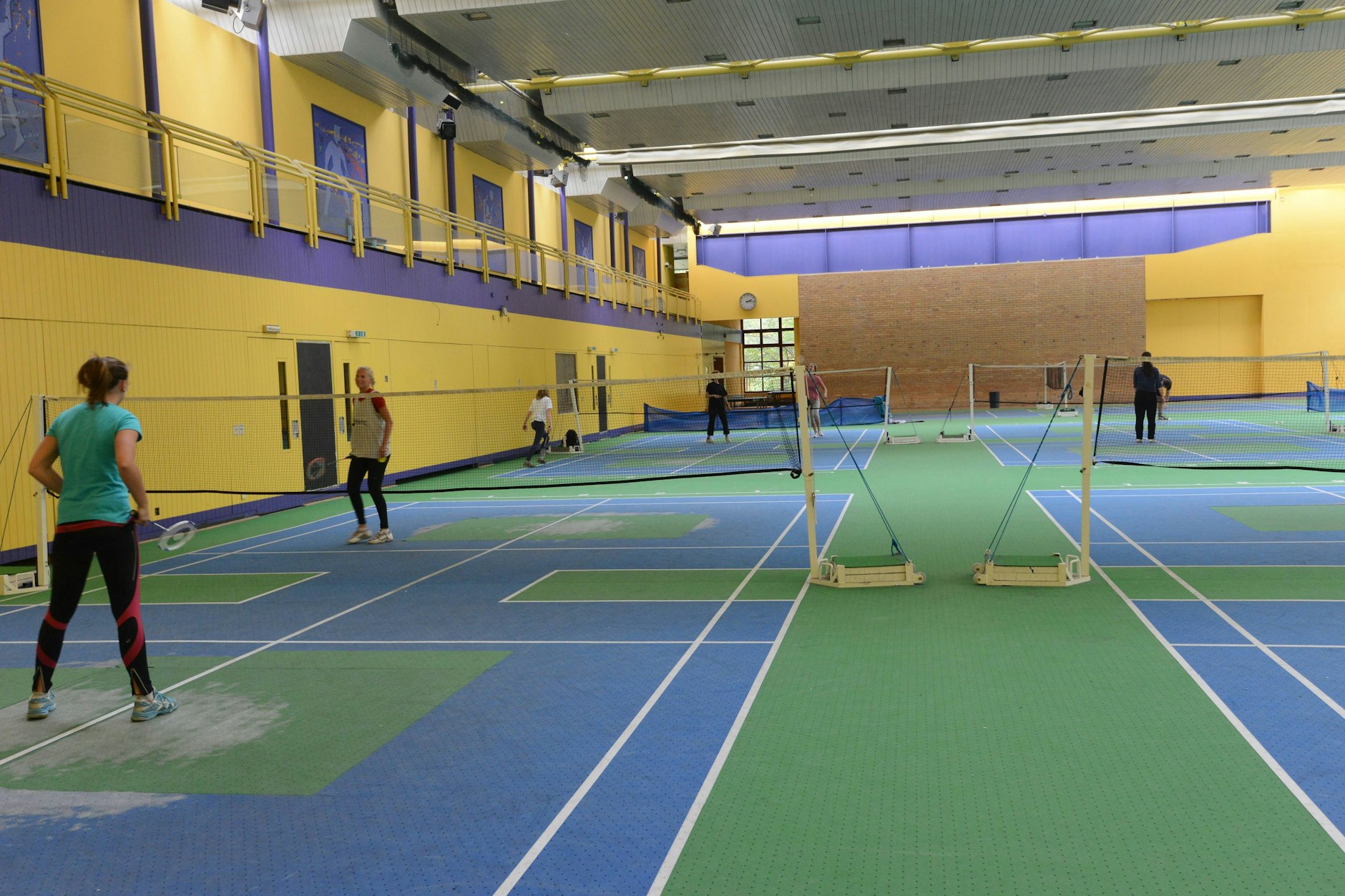Die Badmintonhalle im SEZ blieb noch lange offen.