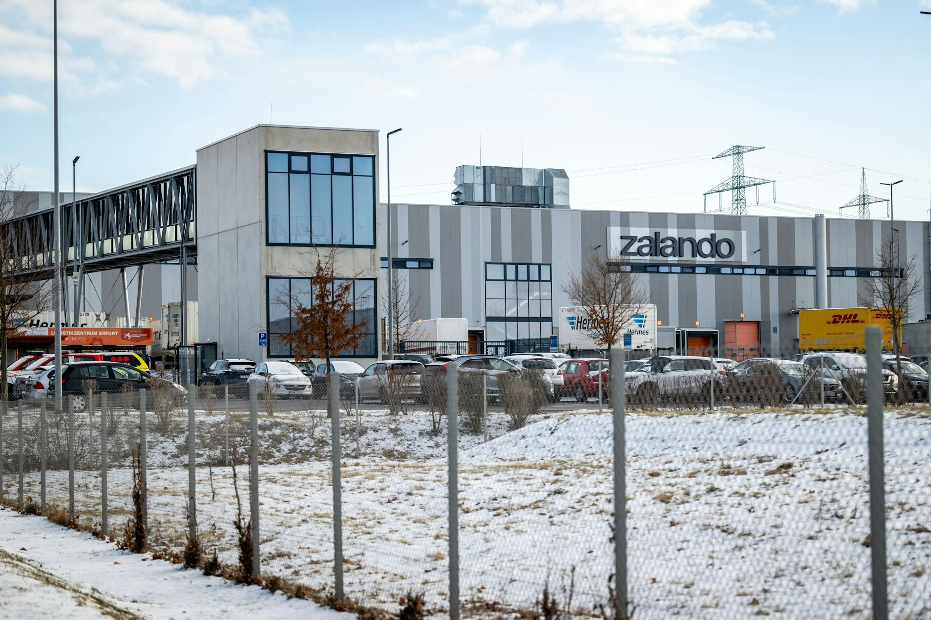 Der deutsche Mode-Versandhändler Zalando schließt Ende September sein Logistikzentrum in Erfurt.