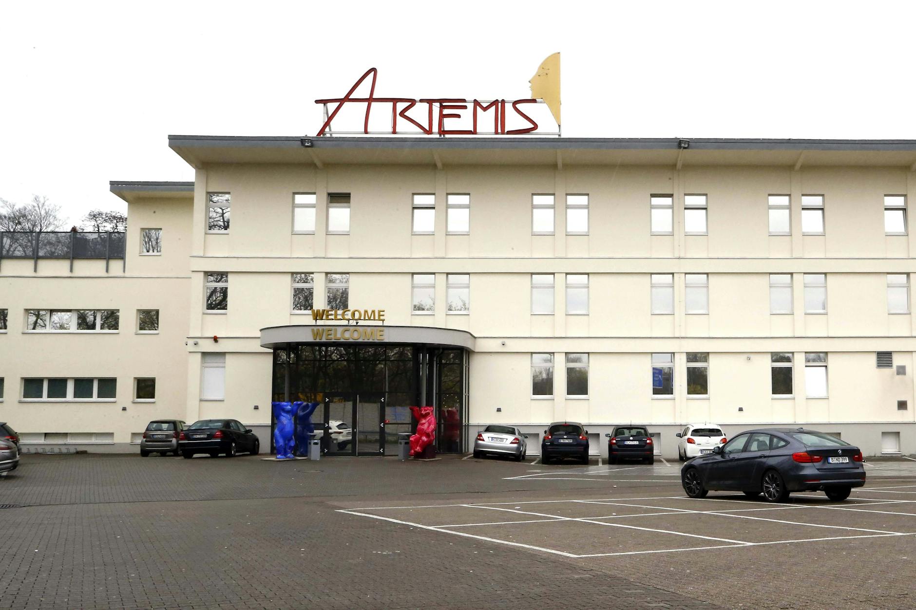 Das Artemis in Berlin-Halensee gehört seit rund 20 Jahren fest zum Stadtbild an der A100