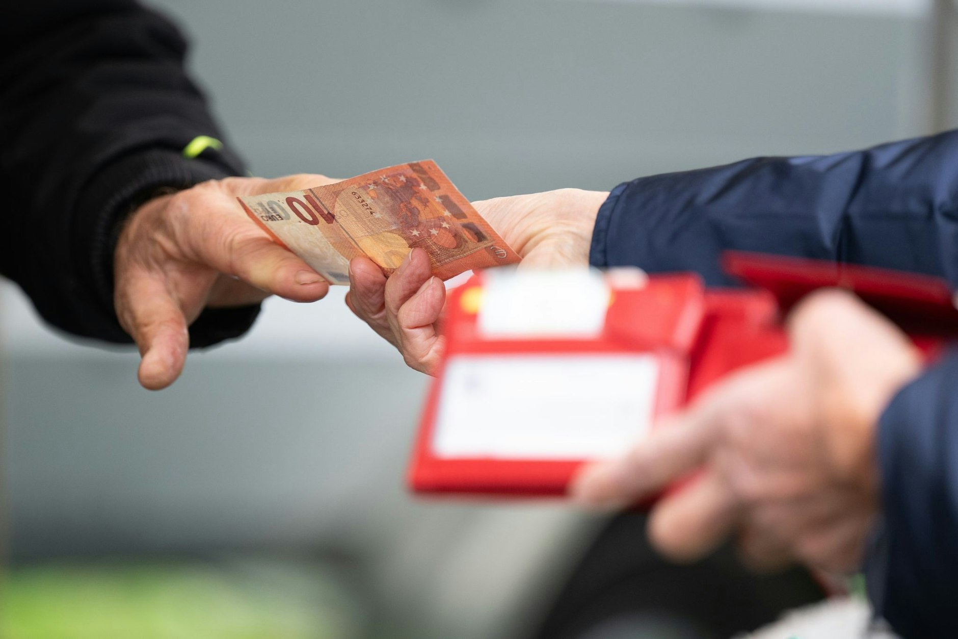 Die ostdeutschen Länder leiden besonders unter einer hohen Inflation – aber Lohnentwicklung im Osten ist positiv.