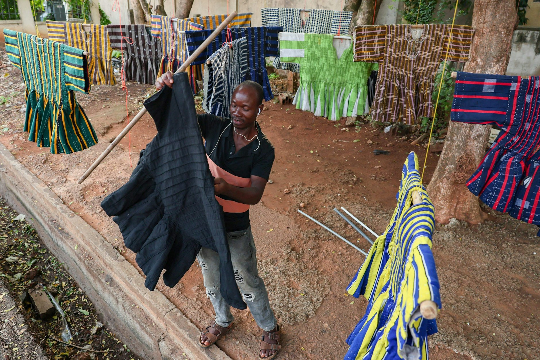 Straßenhändler in Ghana mit Fugus.