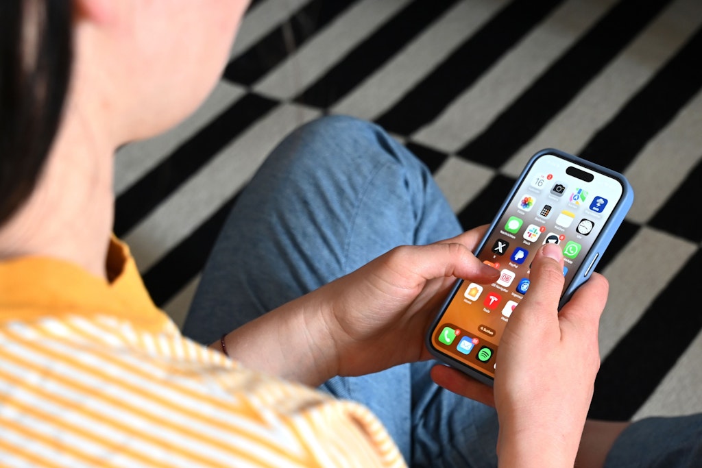 Verbot oder Vertrauen? Was der Streit um Social Media für Jugendliche wirklich bedeutet