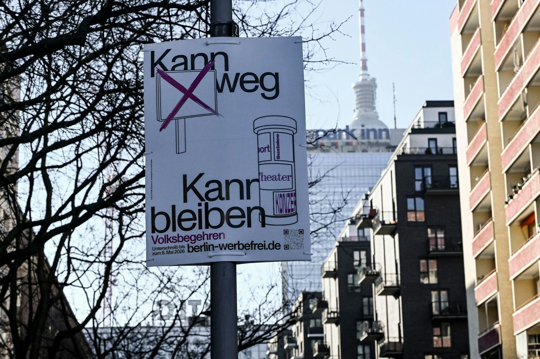 Ein Plakat zum Volksbegehren „Berlin werbefrei“