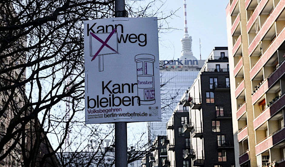 Ein Plakat zum Volksbegehren „Berlin werbefrei“