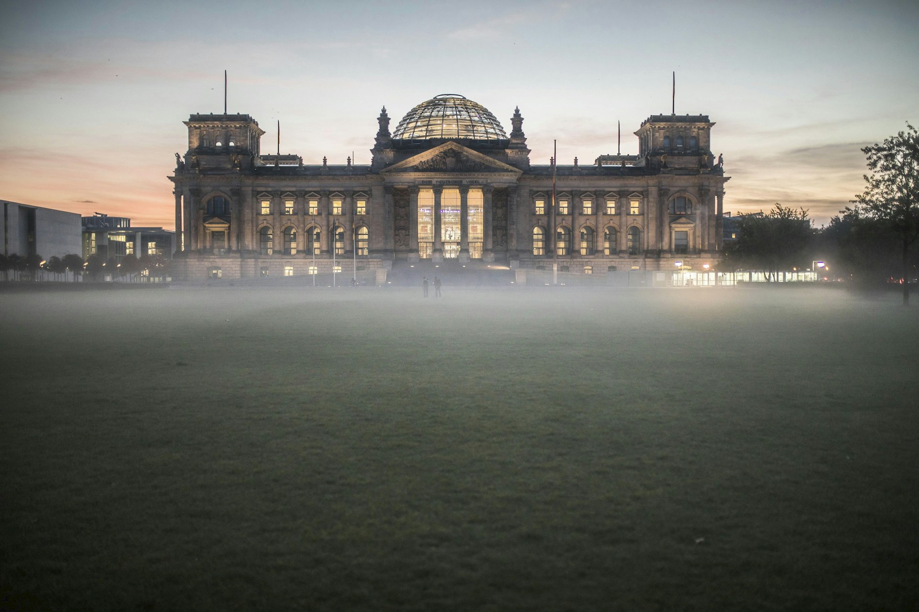 Hat eine Demokratie, die sich zunehmend über&nbsp;Selbstüberhöhung&nbsp;definiert, tatsächlich Vorbildcharakter?