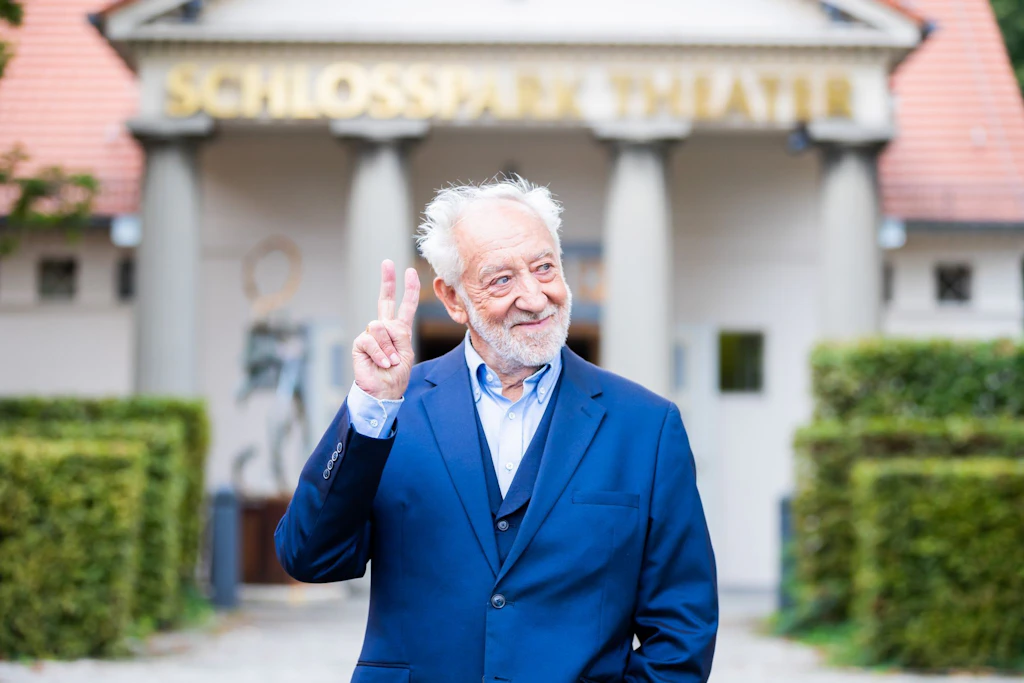 Forderung vom Tisch, Hallervorden siegt im Corona-Streit