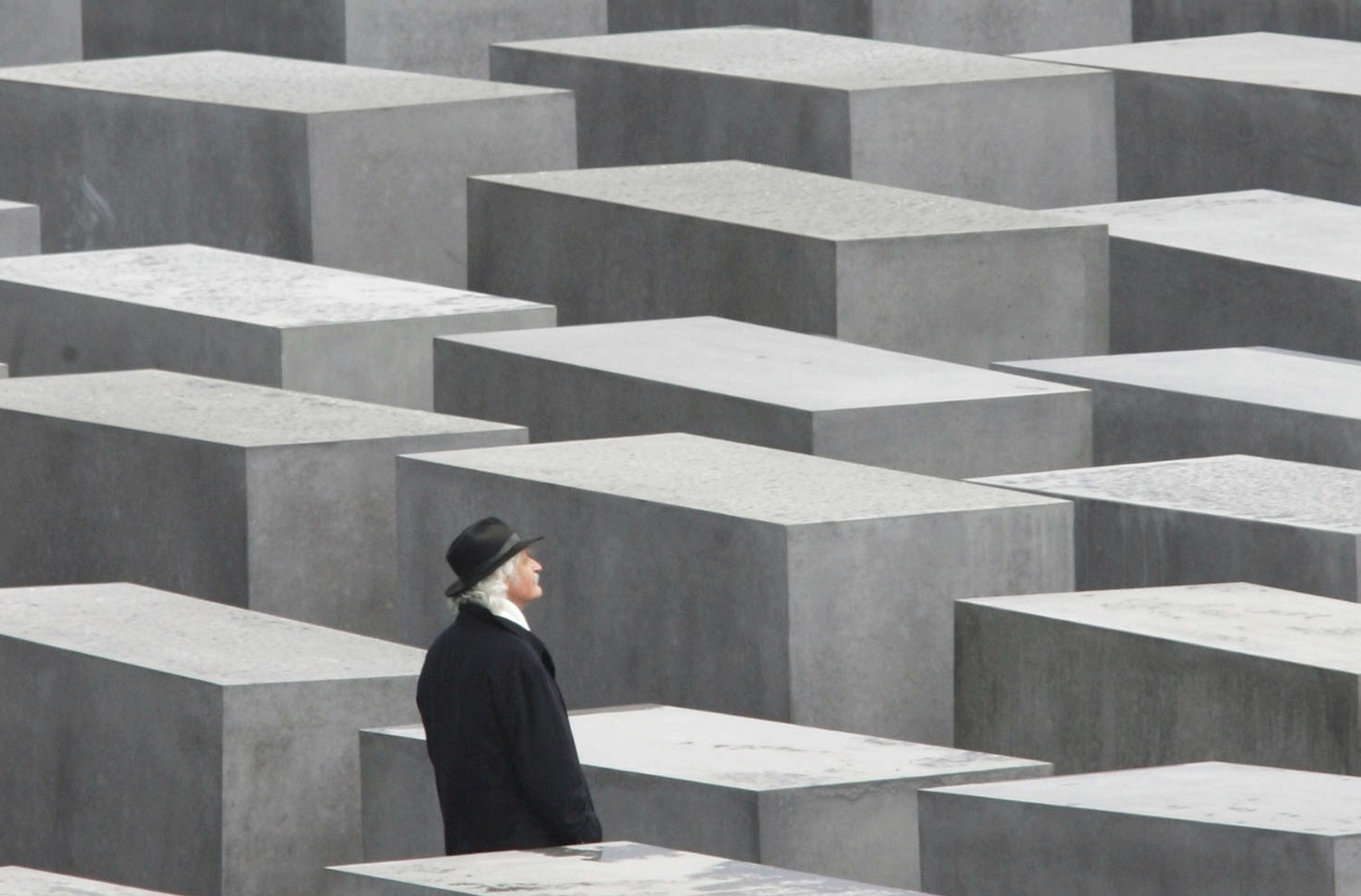 Image - Weltmeister der Reue – wie Deutschland Schuld in Überheblichkeit verwandelt