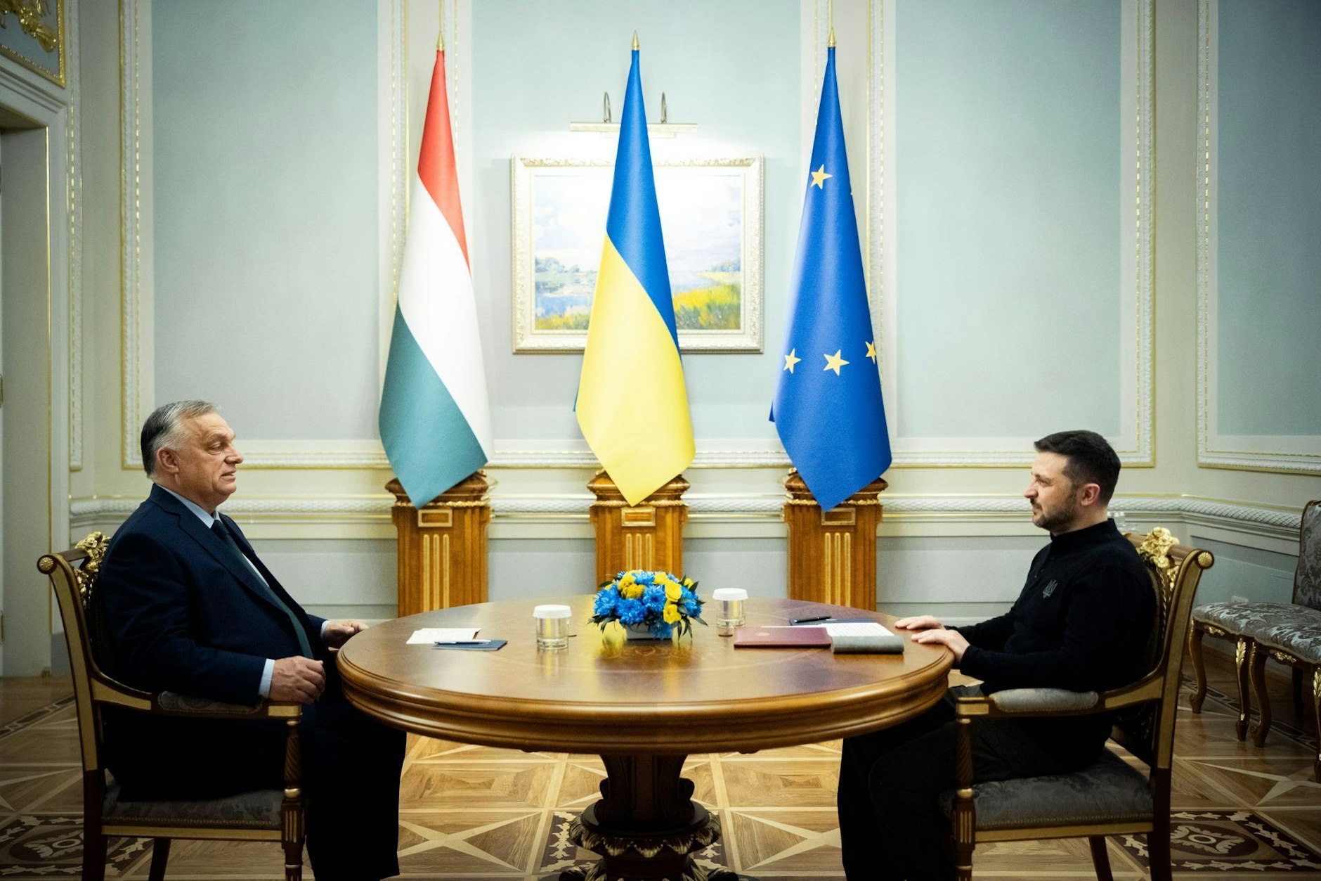 Der ungarische Premierminister Viktor Orbán empfängt am 2. Juli 2024 den ukrainischen Präsidenten Wolodymyr Selenskyj.