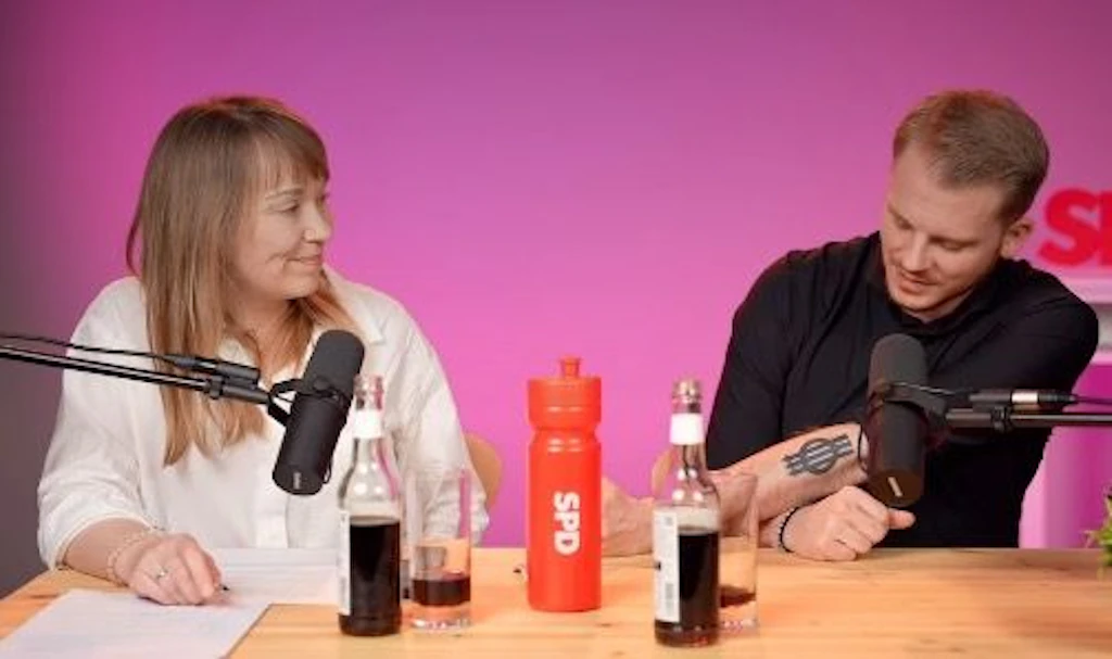 Tim Klüssendorf spricht über die drei Pfeile auf seinem Unterarm.