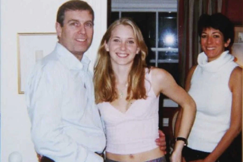 Das berüchtigte Foto von Prinz Andrew mit Virginia Giuffre