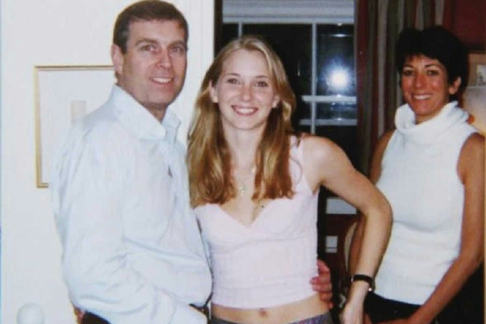 Das berüchtigte Foto von Prinz Andrew mit Virginia Giuffre