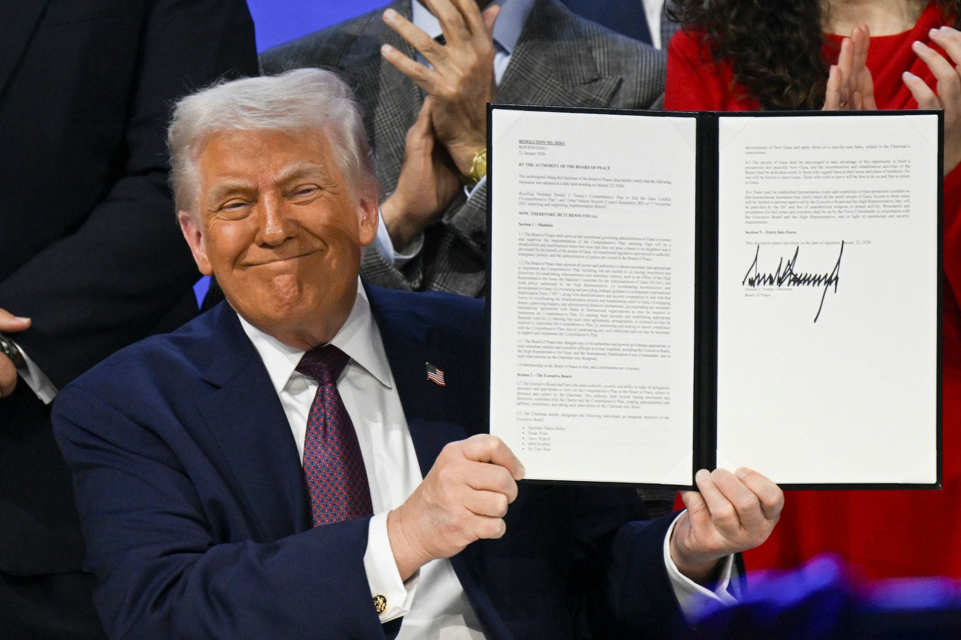 Trump unterzeichnete in Davos das Gründungsdokument für den Friedensrat.