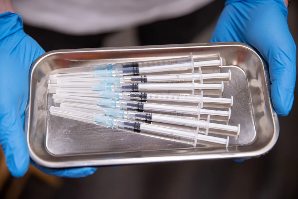 Streit um Patente für Corona-Impfstoffe: Biontech verklagt Moderna