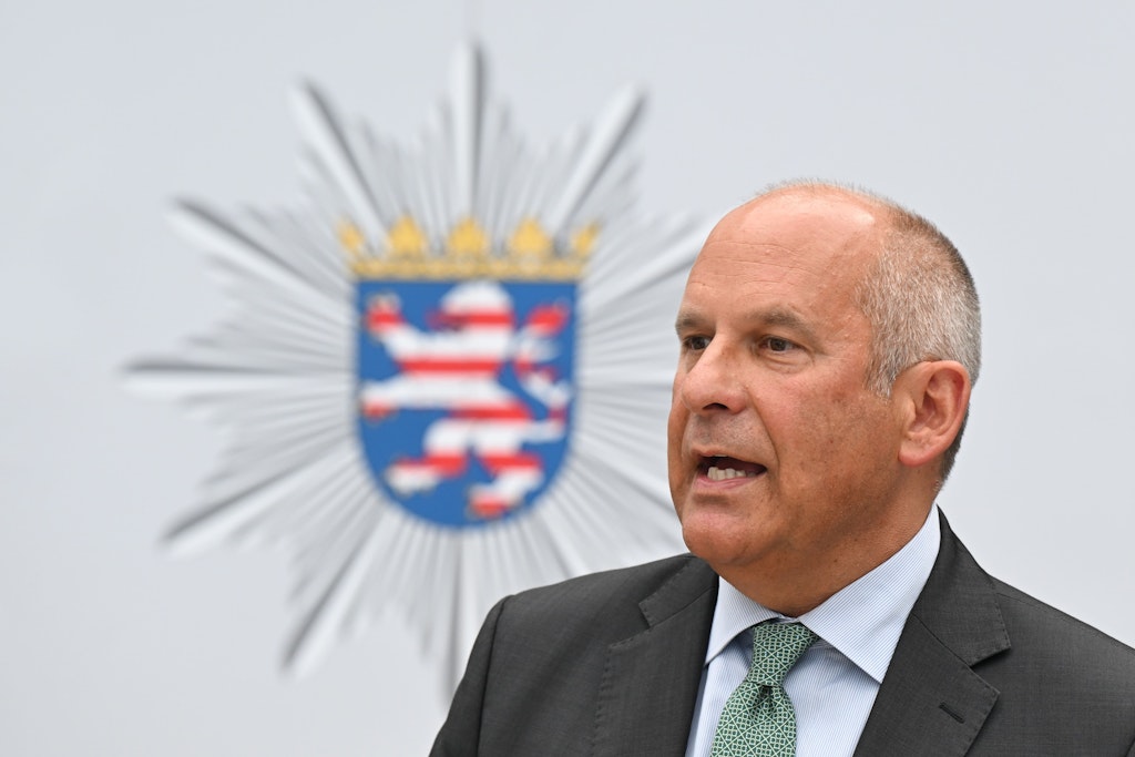 Handy-Ortung von Ausreisepflichtigen: Polizeigewerkschaft kritisiert „perfide Menschenjagd“