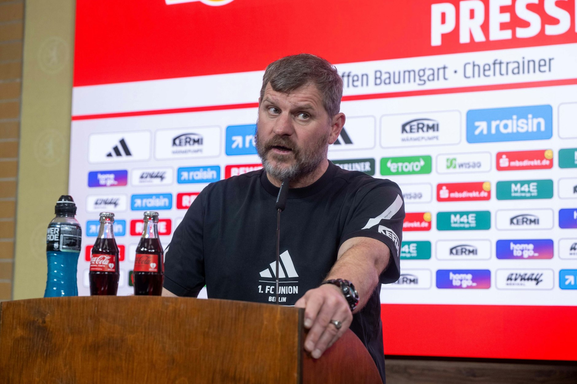 Union-Trainer Steffen Baumgart wartet noch immer auf den ersten Sieg im Jahr 2026. Sonnabend muss der Dreier gegen Topteam Bayer Leverkusen Leverkusen her.