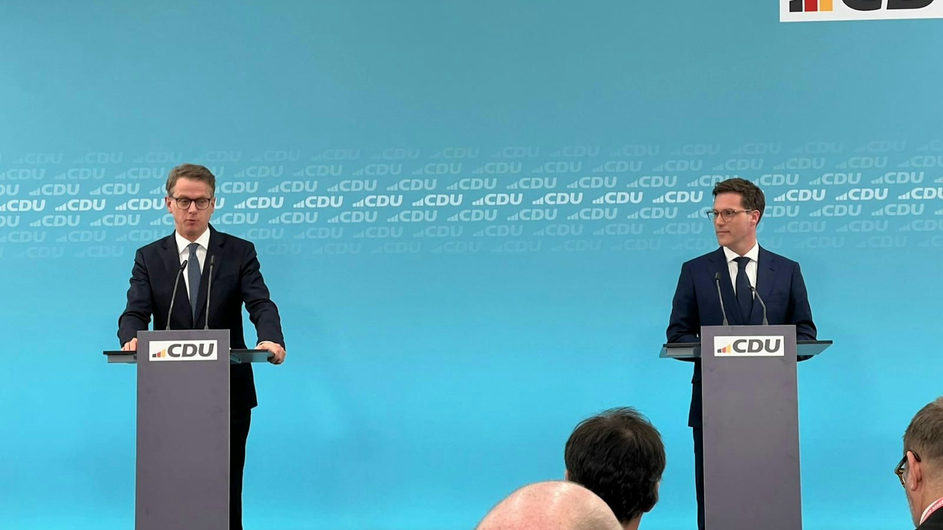 Generalsekretär Carsten Linnemann und der Spitzenkandidat der CDU-Baden-Württemberg, Manuel Hagel, stellten sich vor dem Parteitag den Fragen der Presse.