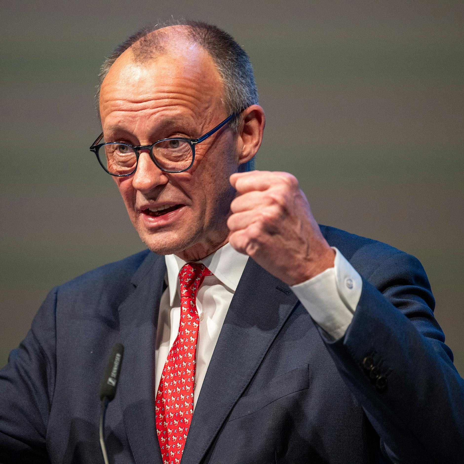 Friedrich Merz fordert Klarnamen im Internet: Aber die Umsetzung bleibt offen