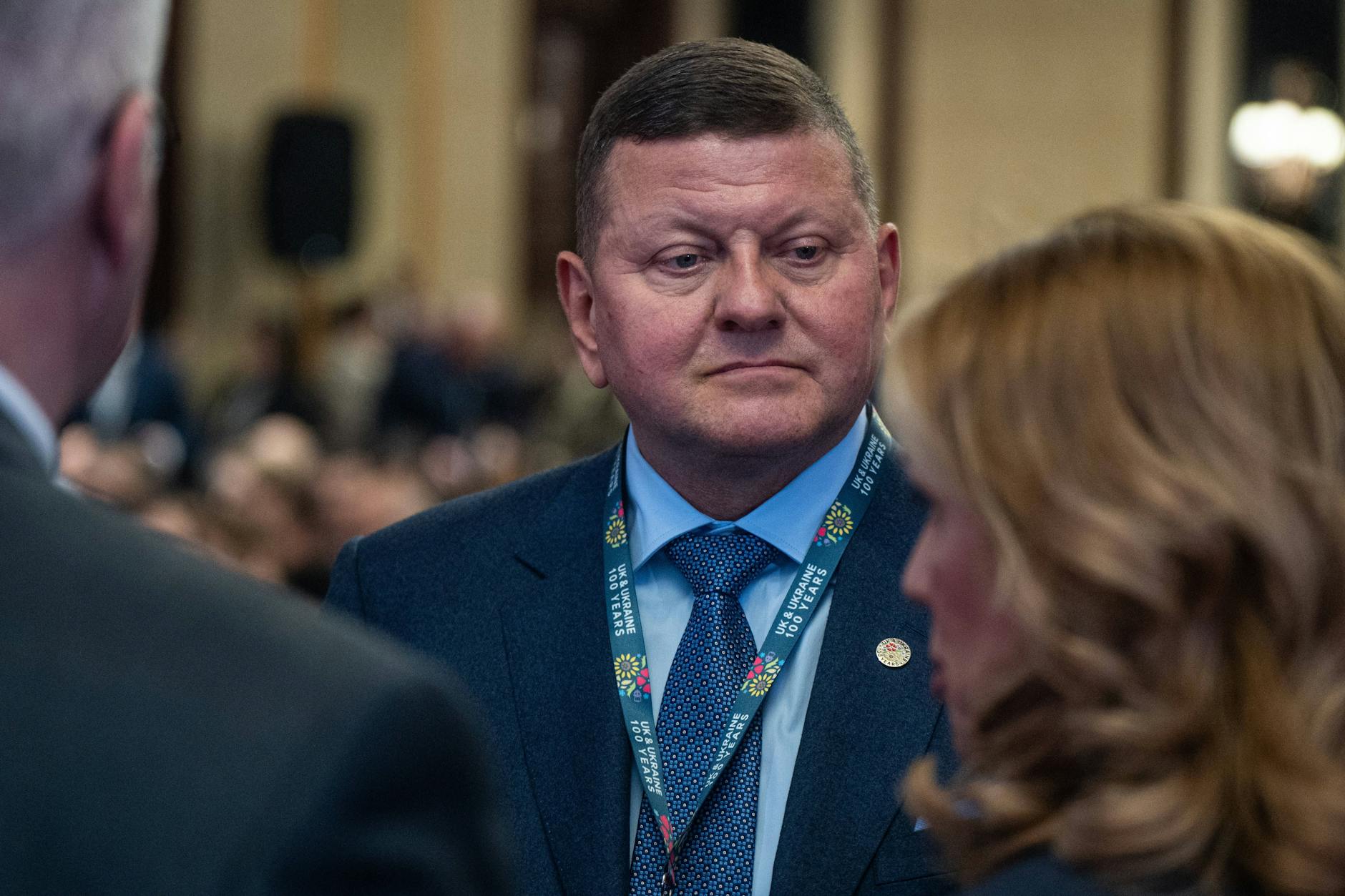 Saluschnyj, heutiger Botschafter in London, übt scharfe Kritik an Präsident Selenskyj und verteidigt seine Strategie der Gegenoffensive 2023.