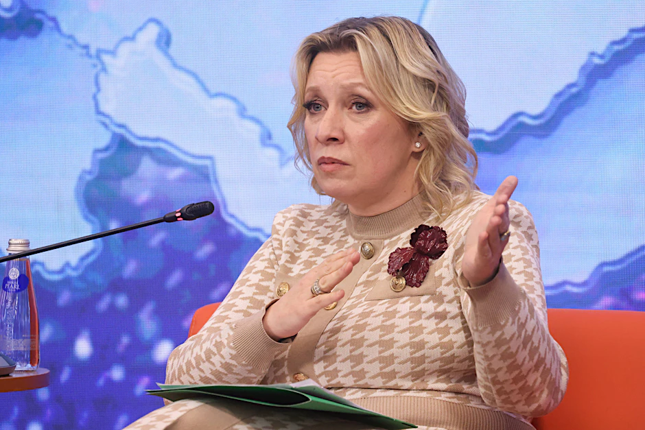 Scharfe Worte aus Moskau: Russlands Außenamtssprecherin Sacharowa kritisiert Japan wegen Geschichtsverzerrung im Kurilenstreit.